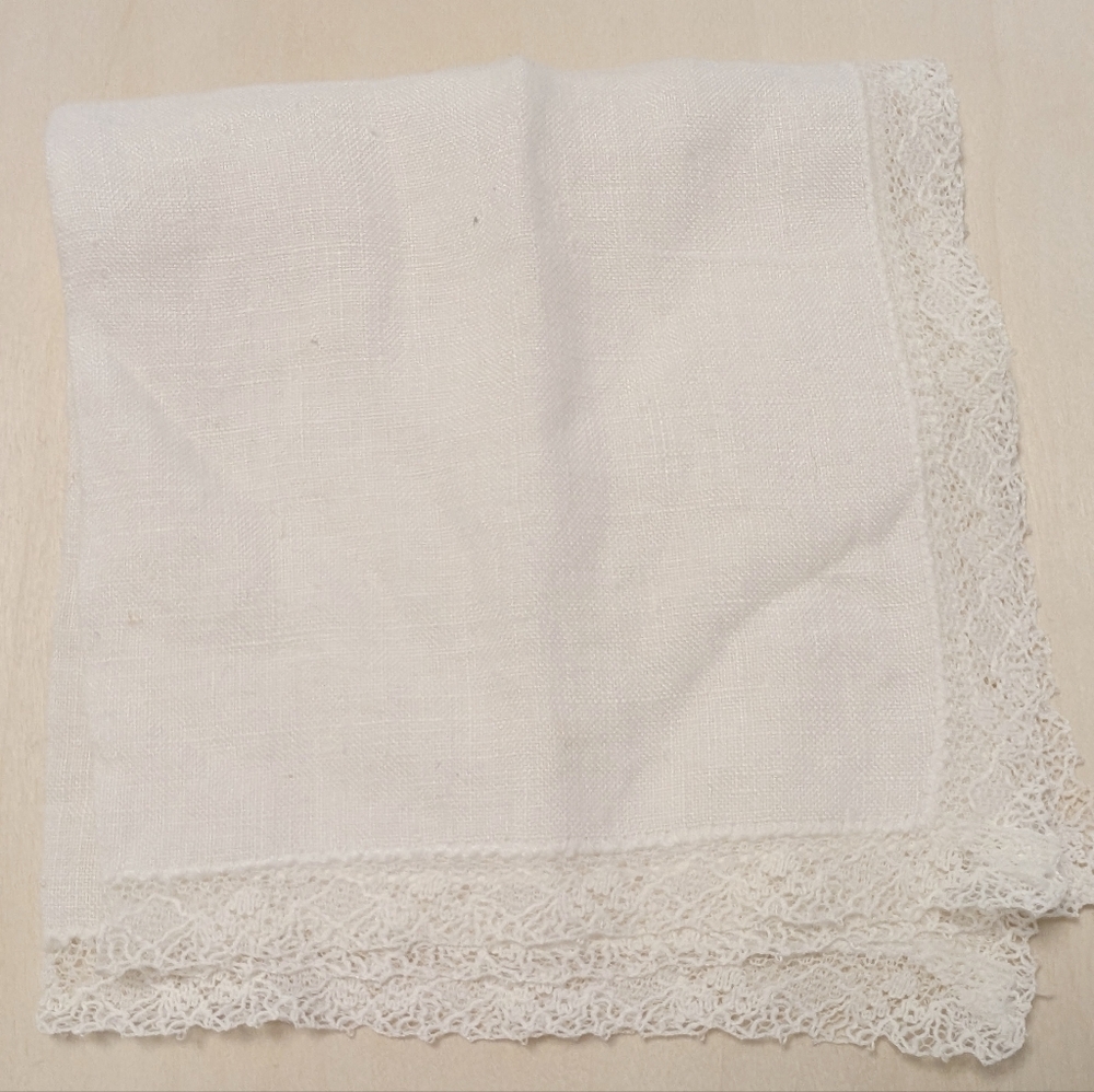 TRUE VINTAGE Hankerchief Linen Lace White 10"x 10" Dainty Square Bridal - Picture 8 of 10